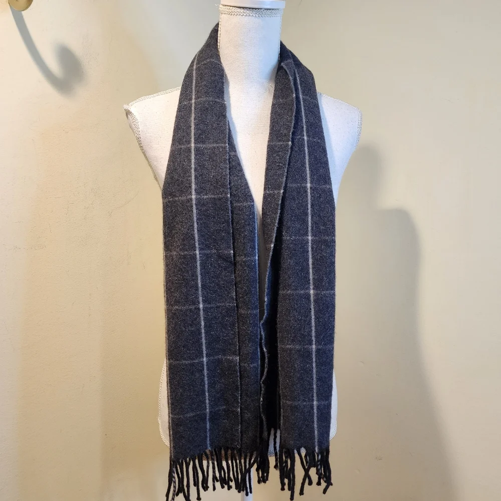 BLACK BROWN 1826 Plaid Fringe Cashmere  Scarf in Dark Gray